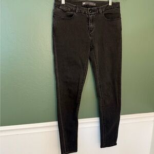 Levi’s Black Super Skinny Jeans 28 with Embellished Pockets